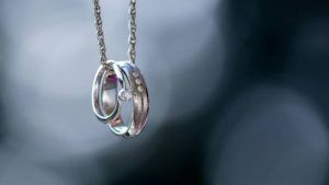 Серебряные украшения для Змееносцев: какие лучше выбрать?