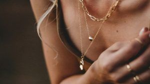 Золотые украшения для Овнов: какие лучше выбрать?