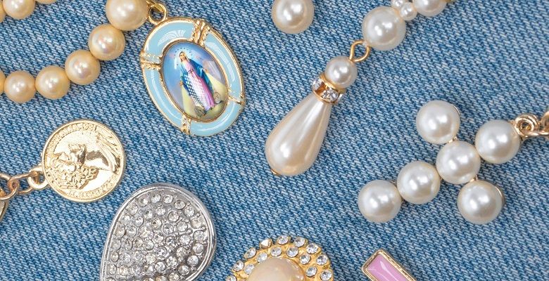 Золотые украшения для Раков: какие лучше выбрать?