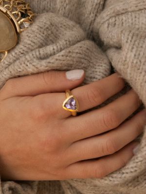 кольцо с аметистом