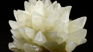 Весеннее настроение: 7 камней и минералов, напоминающих цветы