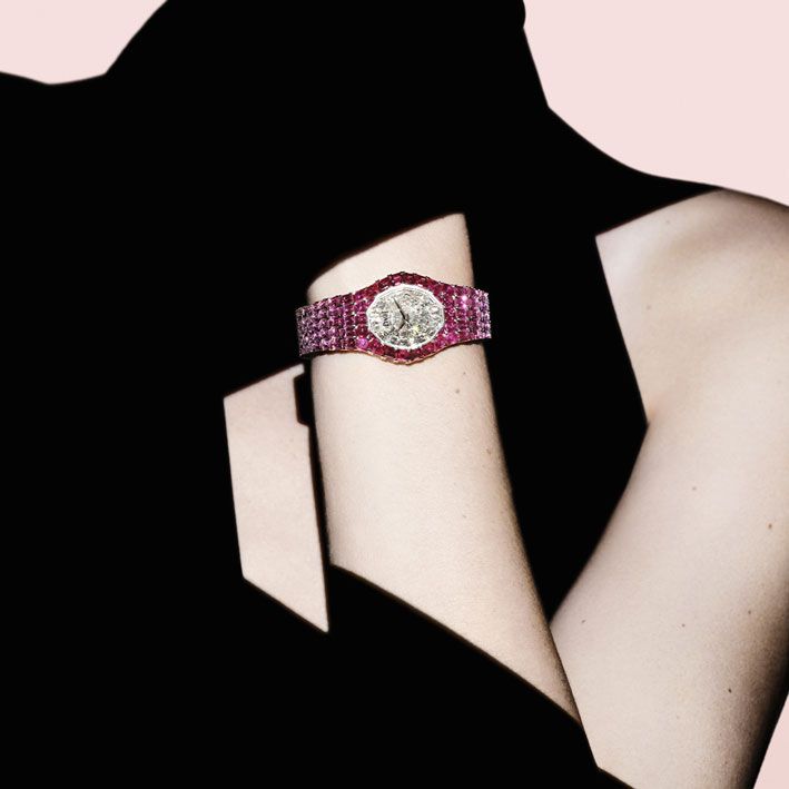 Ювелирные часы с бриллиантами багетной огранки, рубинами и розовыми сапфирами