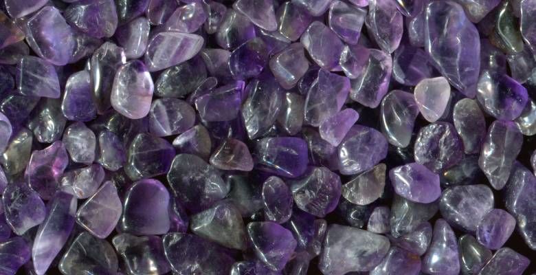 Аметистовые украшения для Водолеев: подходят или нет?