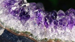 Аметистовые украшения для Змееносцев: подходят или нет?