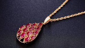 Рубиновые украшения для Весов: подходят или нет?