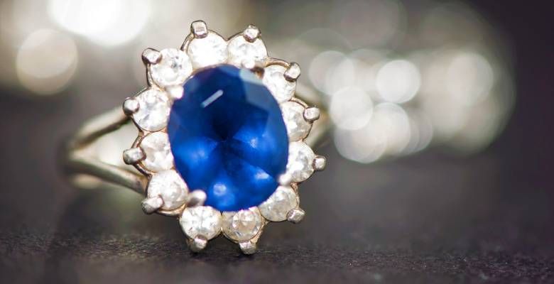 Сапфировые украшения для Весов: подходят или нет?