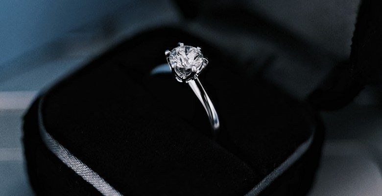 Грамотный уход за кольцами с драгоценными камнями