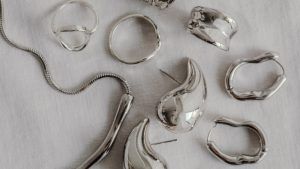 Какие недрагоценные сплавы используют в ювелирном деле