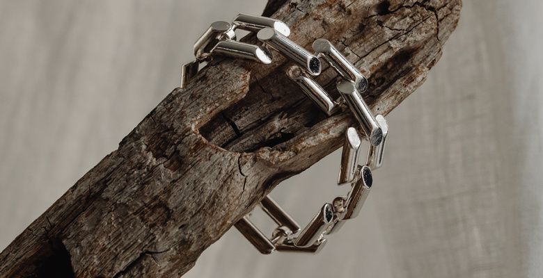 Модные серебряные украшения для создания стильных образов