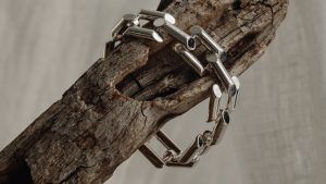 Модные серебряные украшения для создания стильных образов