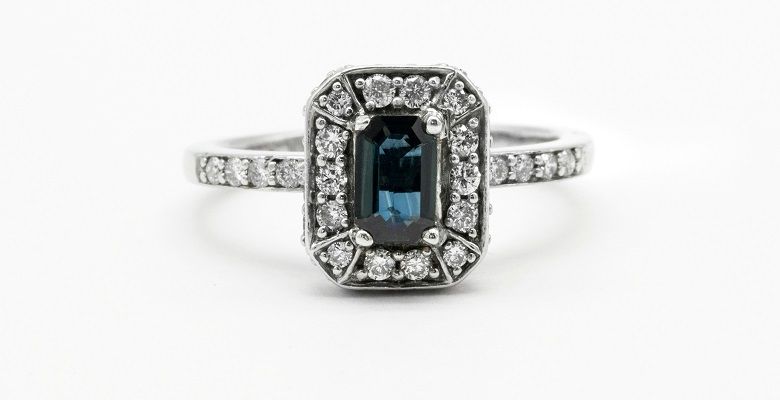 Сапфировые украшения для Близнецов: подходят или нет?