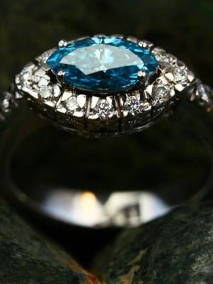 кольцо с сапфиром