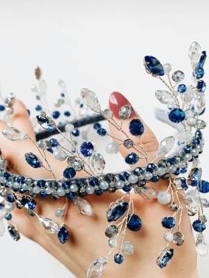 украшение с сапфиром