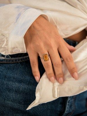 кольцо с камнем