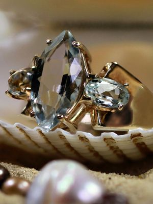 кольцо с сапфиром