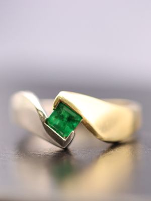 кольцо с гранатом