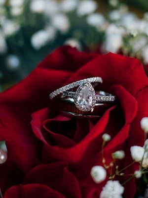 обручальное кольцо