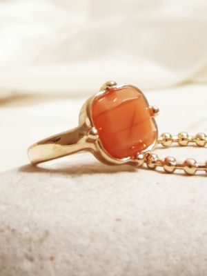 кольцо с сердоликов