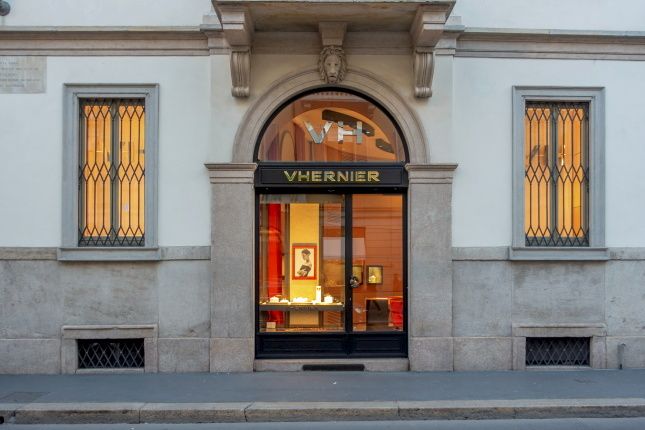 Richemont покупает еще один миланский ювелирный бренд