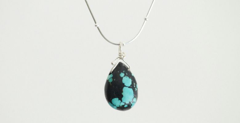 Украшения с бирюзой для Стрельцов: подходят или нет?