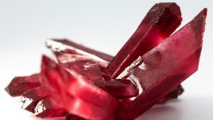 Рубиновые украшения для Змееносцев: подходят или нет?