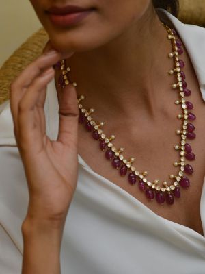 колье с рубином