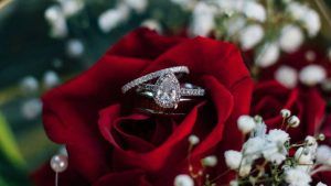 Украшения с бриллиантами для Змееносцев: подходят или нет?