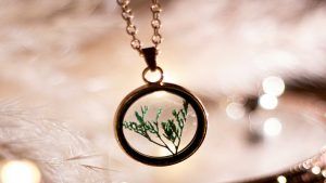 Геометрические подвески: какие бывают, как выбрать и носить