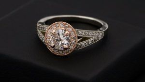 Украшения с бриллиантами для Близнецов: подходят или нет?