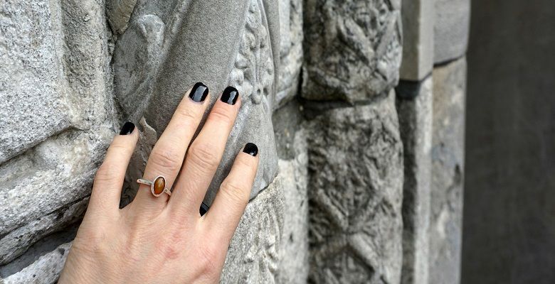 Янтарные украшения для Рыб: подходят или нет?