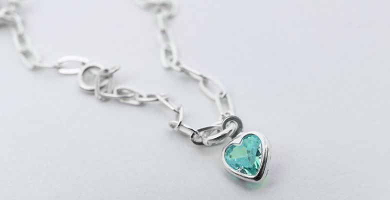 Украшения с аквамарином для Тельцов: подходят или нет?