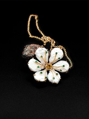 подвеска с изумрудом