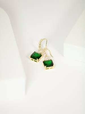 серьги с изумрудом