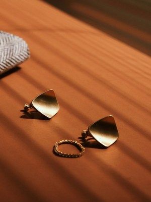 золотые серьги