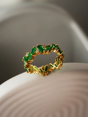 кольцо с изумрудом