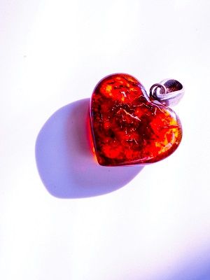 подвеска из янтаря
