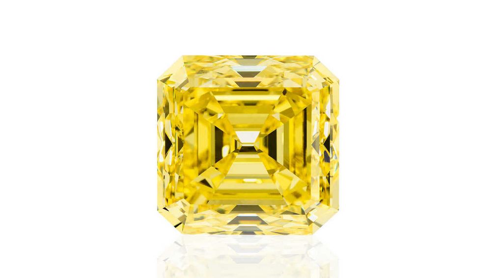 Главный лот нью-йоркского ювелирного аукциона Phillips — 45-каратный фантазийный ярко-желтый бриллиант — был снят с продажи еще до начала торгов, состоявшихся 12 июня Главный лот нью-йоркского ювелирного аукциона Phillips — 45-каратный фантазийный ярко-желтый бриллиант — был снят с продажи еще до начала торгов, состоявшихся 12 июня