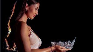 Корона для «Мисс Вселенная» с бриллиантами и топазами от Mouawad Корона для «Мисс Вселенная» с бриллиантами и топазами от Mouawad