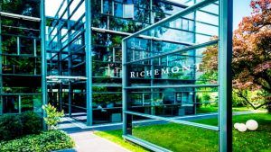 Продажи Richemont растут, но на прибыль повлияли курсы валют