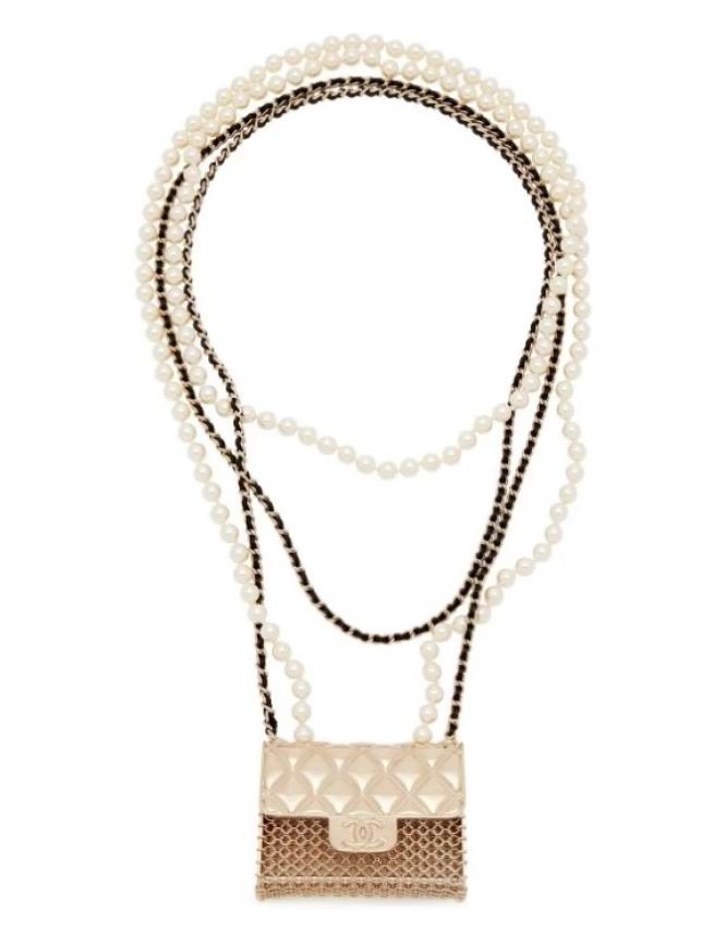 Жемчужное колье Chanel: Неподвластный времени отклик на богемный шик