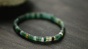 Украшения с изумрудами для Дев: подходят или нет?