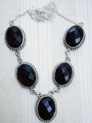 колье с ониксом