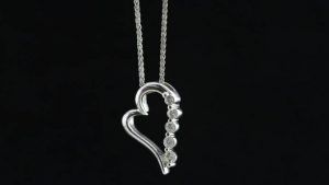 Украшения с цирконом для Близнецов: подходят или нет?