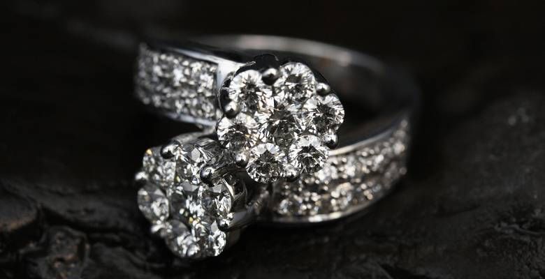 Украшения с цирконом для Тельцов: подходят или нет?