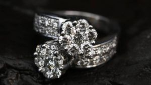 Украшения с цирконом для Тельцов: подходят или нет?