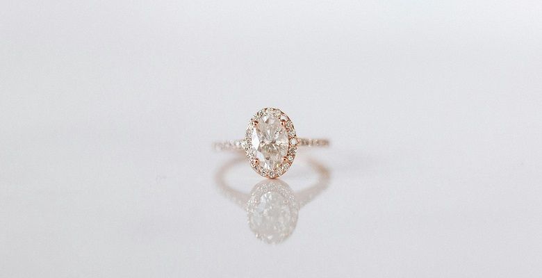 Украшения с цирконом для Рыб: подходят или нет?