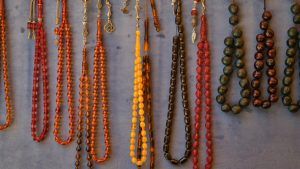 Янтарные украшения для Змееносцев: подходят или нет?