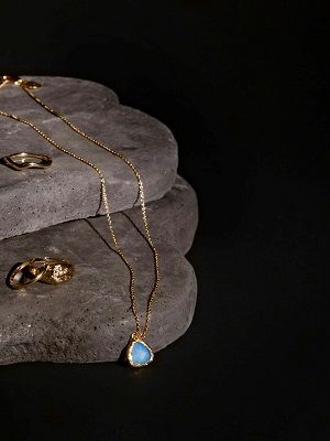 колье с опалом