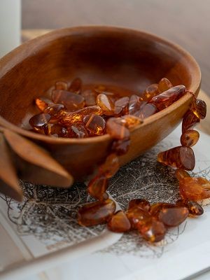 бусы из янтаря