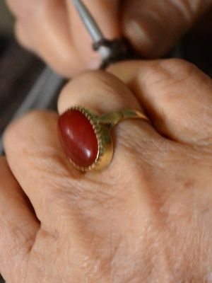 кольцо с янтарем